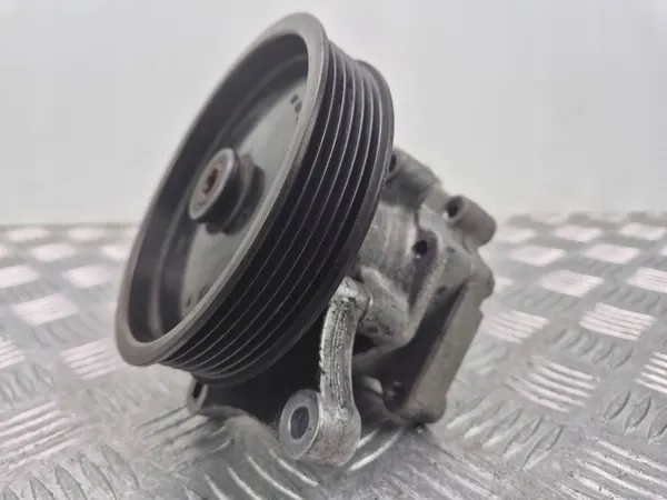 Servostyrningspump Mercedes E200 CGI W212 A0064666801 image 2