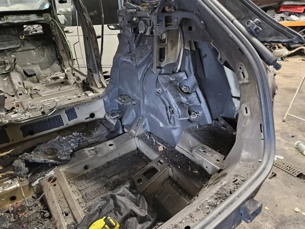 Panneau quart arrière droit Audi e-tron OEM LPV20815 image 4