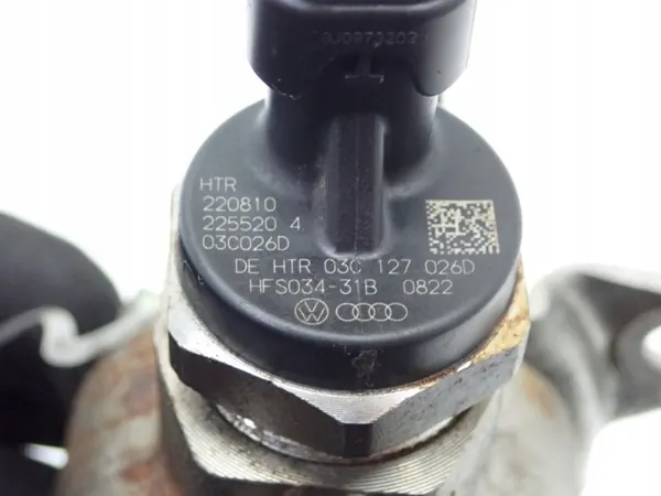 Bomba de inyección OEM 03C127026D - Usada image 4