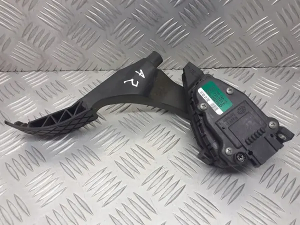 Gaspedaalpotentiometer Audi A2 1.6 FSI OEM 8Z1721523 image 2