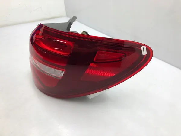 MERCEDES B-KLASA W246 LIFT 15-18 LAMPA TYLNA PRAWA LED image 3