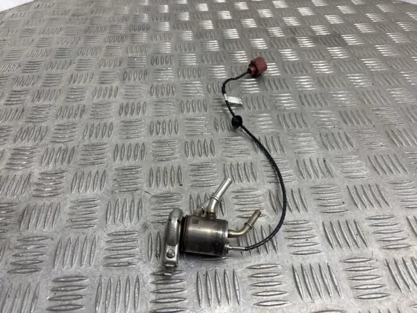 Inyector AdBlue usado OEM UVY39805 para Skoda Octavia image 3