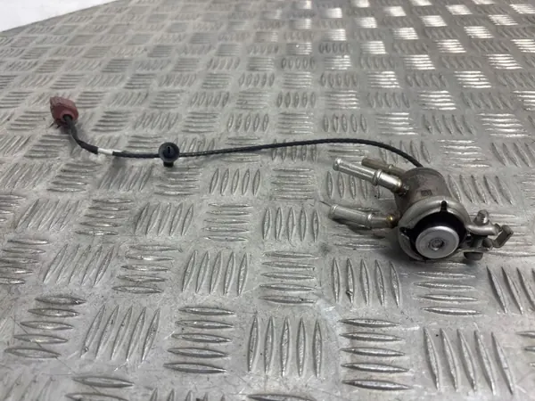 Inyector AdBlue usado OEM UVY39805 para Skoda Octavia image 6