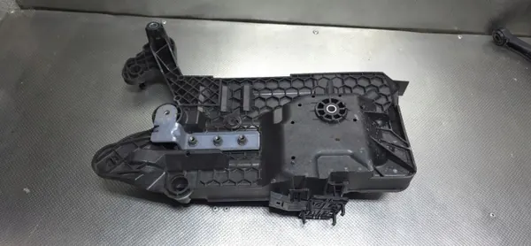Base fixação bateria Skoda OEM 5WA915331 - Usado image 2