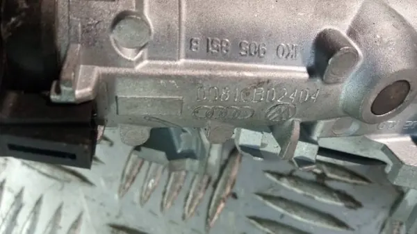 Gebrauchtes Volkswagen OE Standteil OEM 1KO953513A image 3