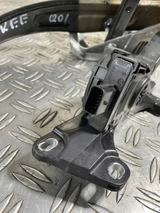 Jeep OE Poljinsarja OEM 52124785AF Grand Cherokee WK2 image 4