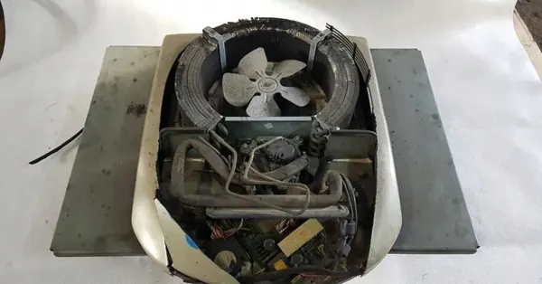 Ventilateur AC stationnaire toit OEM 1526108 usagé image 2