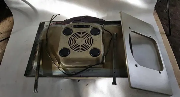 Ventilateur AC stationnaire toit OEM 1526108 usagé image 3