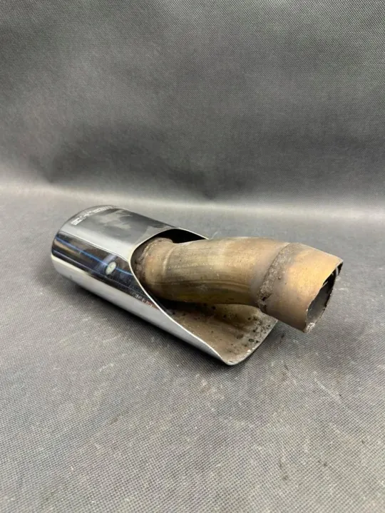 Punta de silenciador AMG - Mercedes-Benz OEM image 4