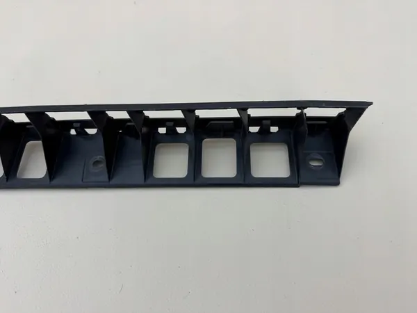 SKODA OCTAVIA III 3 HB Deslizante de Para-choque Traseiro Esquerdo 5E5807863 image 4