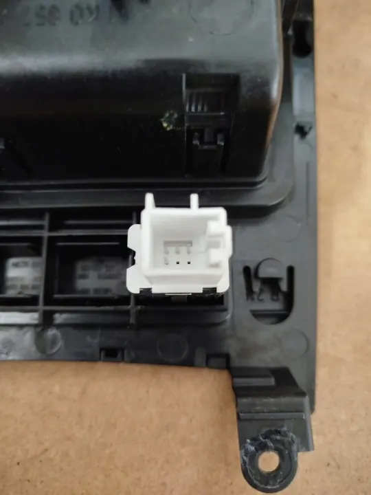 Cendrier Avant VW Golf V OEM 1K0857961 - Occasion image 3