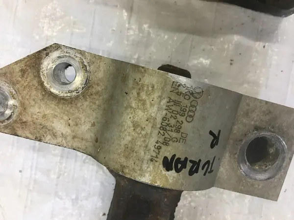 Braccio di controllo anteriore sinistro destro Audi A3 8P Lift image 6