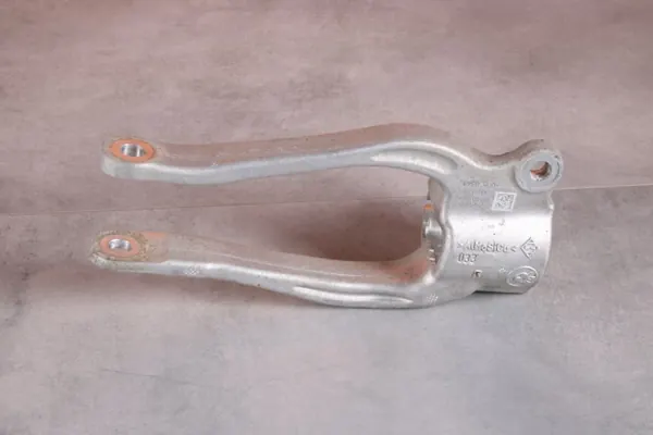 BMW OEM 6861200 Fram Höger Stötdämparfäste XDrive image 3