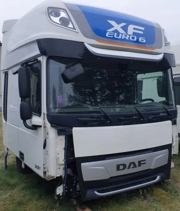 DAF XF 106 480 KM Lift Super Space Cab - Usado image 3