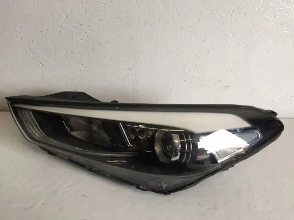 Juego de Faros Delanteros Hyundai Tucson III 92101-D7100 92102-D7100 image 10