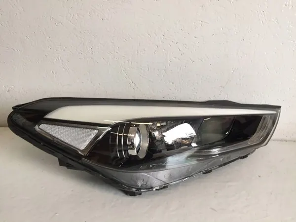 Juego de Faros Delanteros Hyundai Tucson III 92101-D7100 92102-D7100 image 5