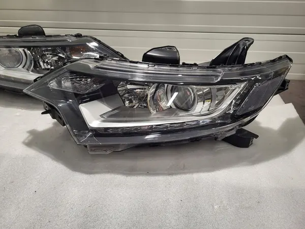 Mitsubishi Outlander III Juego de Lentes de Faro 8301C8-53 image 2