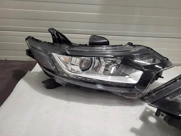 Mitsubishi Outlander III Juego de Lentes de Faro 8301C8-53 image 3