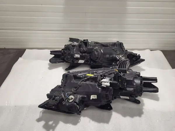 Mitsubishi Outlander III Juego de Lentes de Faro 8301C8-53 image 8