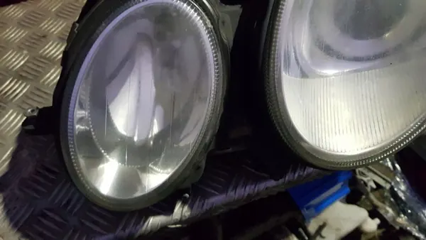 MERCEDES W211 LINKER VOOR XENONLAMP EUROPEES OEM A2118202864 image 3