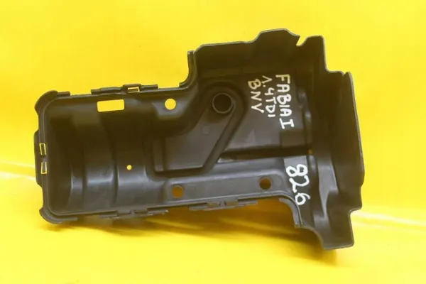 Couvercle de Pompe à Huile OEM 045103669E Skoda Fabia I image 7