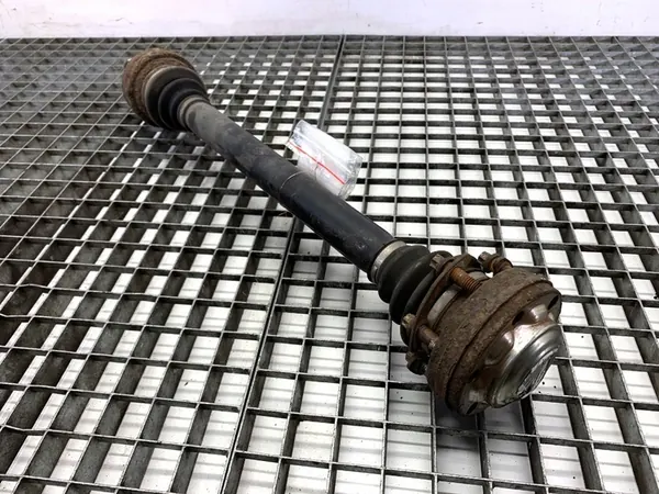 Höger Bakaxel BMW E61 2.0 163HK 04-10 image 4