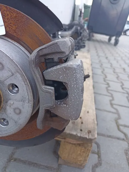 Hintere Bremszange Links Rechts MINI F55 F56 F57 OEM 6860557 6860558 image 6