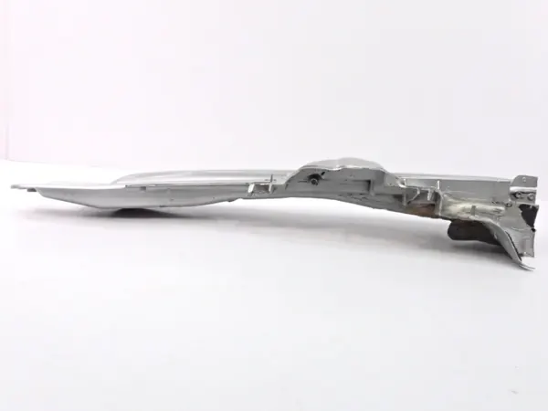 OEM 4E0805172G Oikea lokasuoja Audi A8 D3:lle image 3