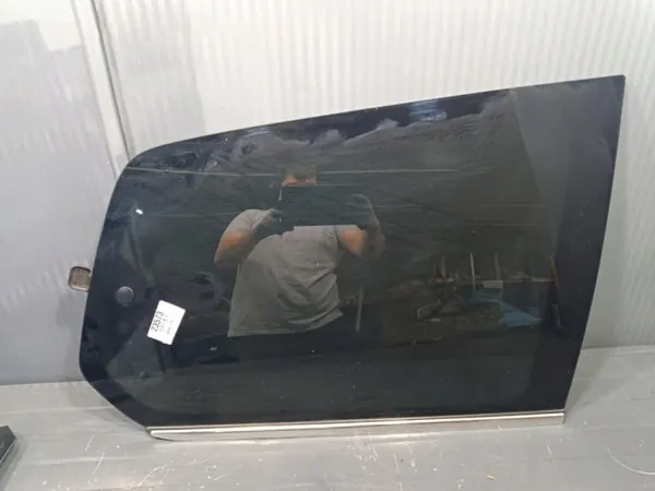 Vitre arrière droite OEM Wrakowisko-23573- Ford Galaxy MK2 image 2