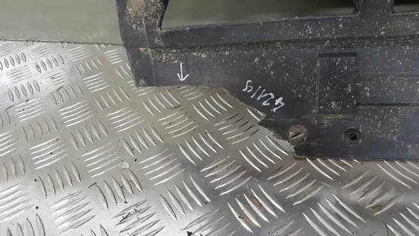 Motorplåt Renault Trafic II 8200832572 image 2