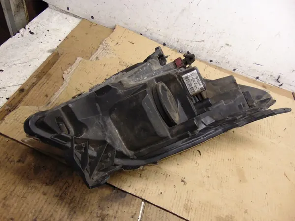 Vasen Etuvalaisin Opel Astra III H Lift image 9