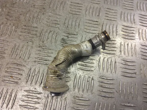 BMW Öleinfüllrohr OEM 8629970 - Gebraucht image 5