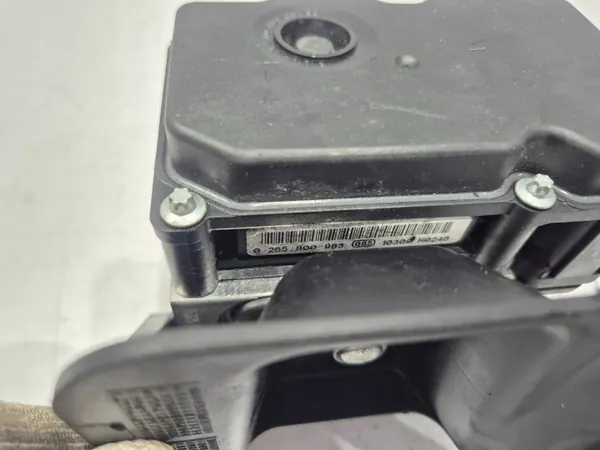 Pompe ABS OEM 13337843 pour Opel Corsa D - Occasion image 4