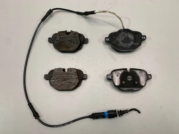 OEM 6892641 Bakre Bromsbelägg för BMW X4/X3 image 2