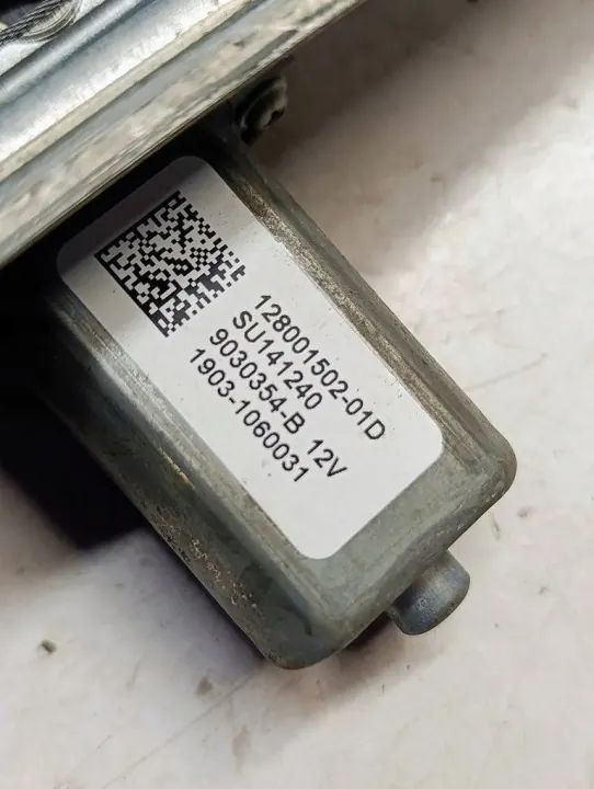 Renault Captur I LIFT 13-19 Voor linker raamlifter 807019225R image 3