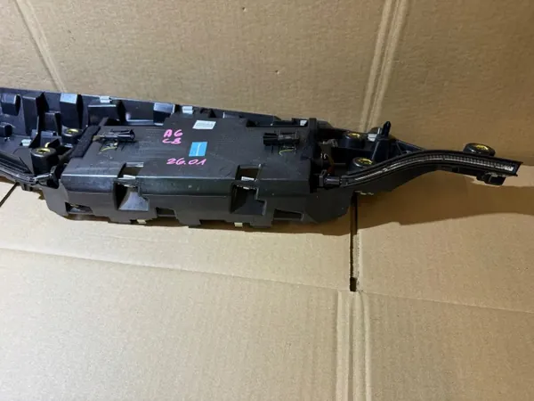Audi A6 C8 LED-koristeen kiinnitys OEM 4K1857736 image 5