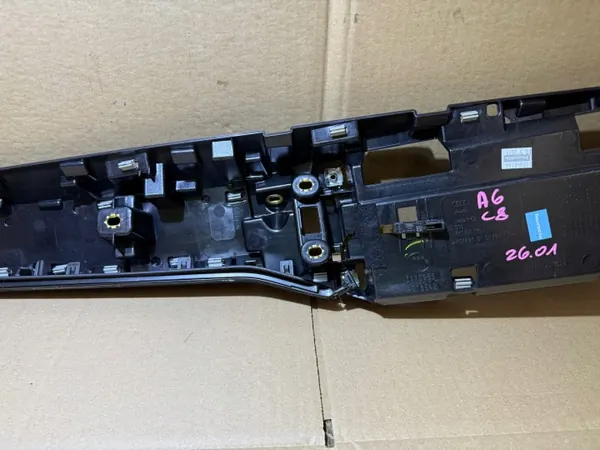 Audi A6 C8 LED-koristeen kiinnitys OEM 4K1857736 image 8
