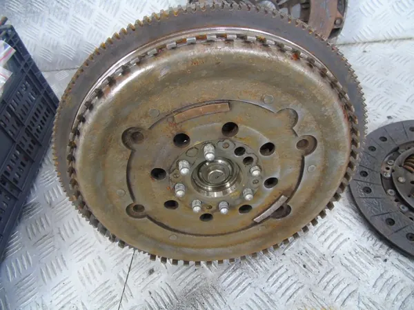 MERCEDES SPRINTER W906 2.2CDI Kaksimassakytkin A6460301305 image 3