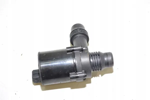Vattenpump BMW E60 E61 image 4