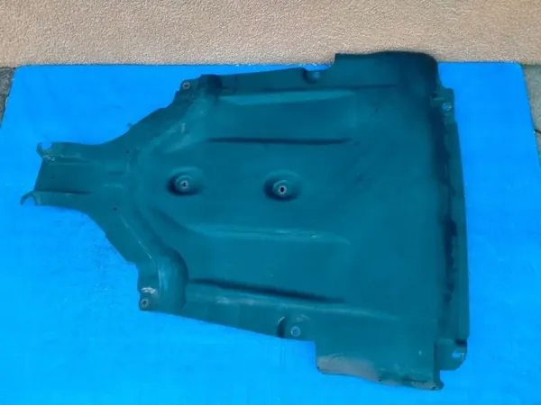Mercedes W222 Taka-Alusuoja OEM A2226902707 image 2
