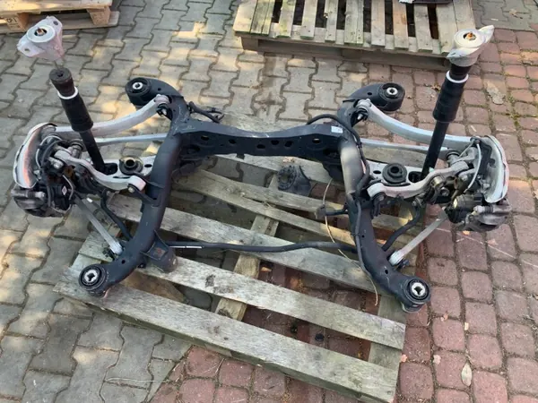 Viga Suspensión Trasera & Rótulas AUDI A6 C8 OEM image 2