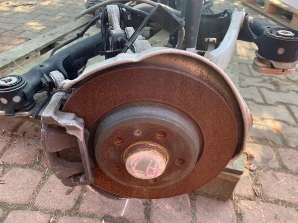 Viga Suspensión Trasera & Rótulas AUDI A6 C8 OEM image 3