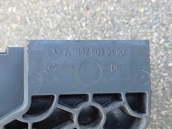 Support Radiateur Gauche Mercedes Vito W447 OEM A4475040400 image 10