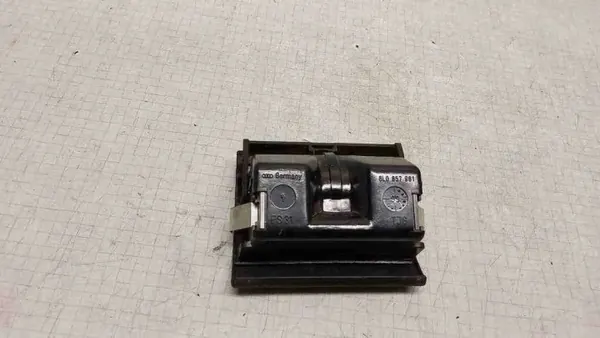 Cinzeiro SEAT EXEO OEM 8E0857961 - Estado usado image 3