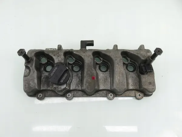 Couvercle de soupape Hyundai d'occasion Tucson I 2.0 CRDi image 2