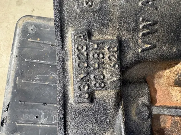 VW Tiguan moottorilohko OEM 03N023A BBT02332 2.0 TDI image 10