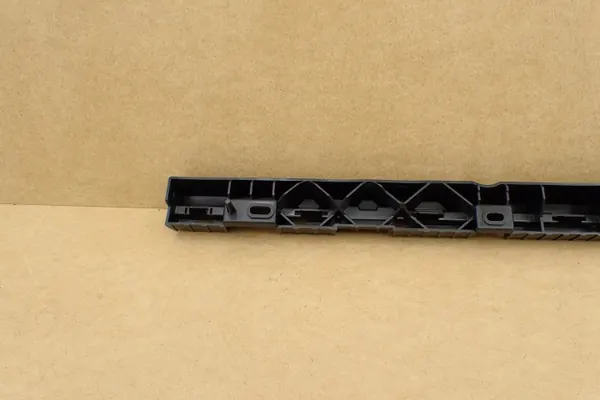 Volvo XC90 II 2014- Oikea taka kynnyskiinnike OEM 32216526 image 10
