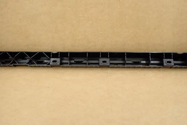 Volvo XC90 II 2014- Oikea taka kynnyskiinnike OEM 32216526 image 9