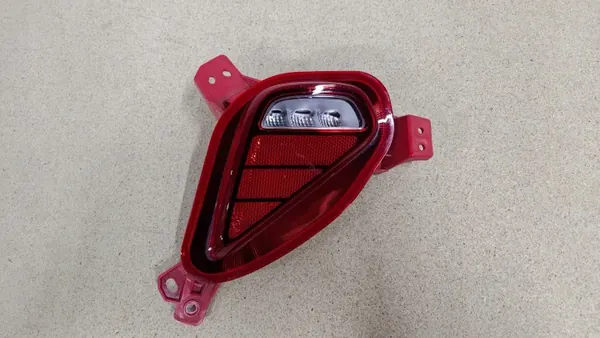 Kia Xceed Luz Antiniebla Izquierda OEM 92405-J7300 - Usado image 3