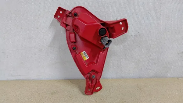 Kia Xceed Luz Antiniebla Izquierda OEM 92405-J7300 - Usado image 4